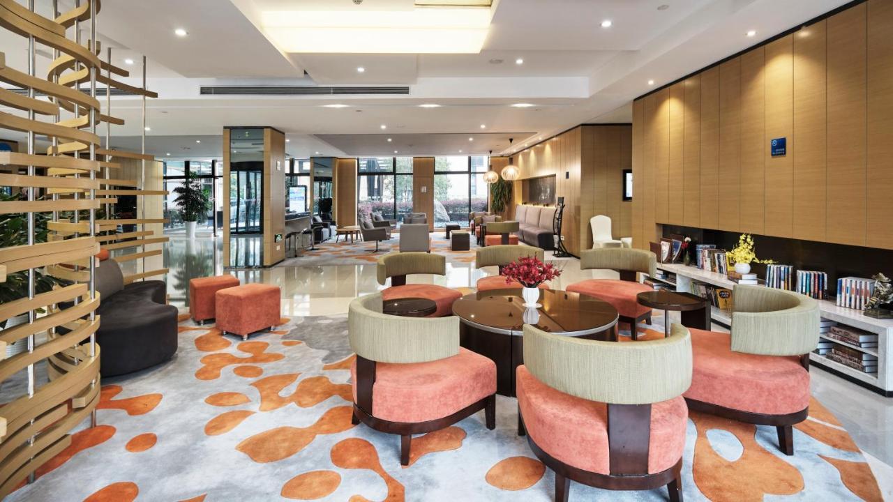 Holiday Inn Express Shanghai Gongkang, an IHG Hotel Bagian luar foto