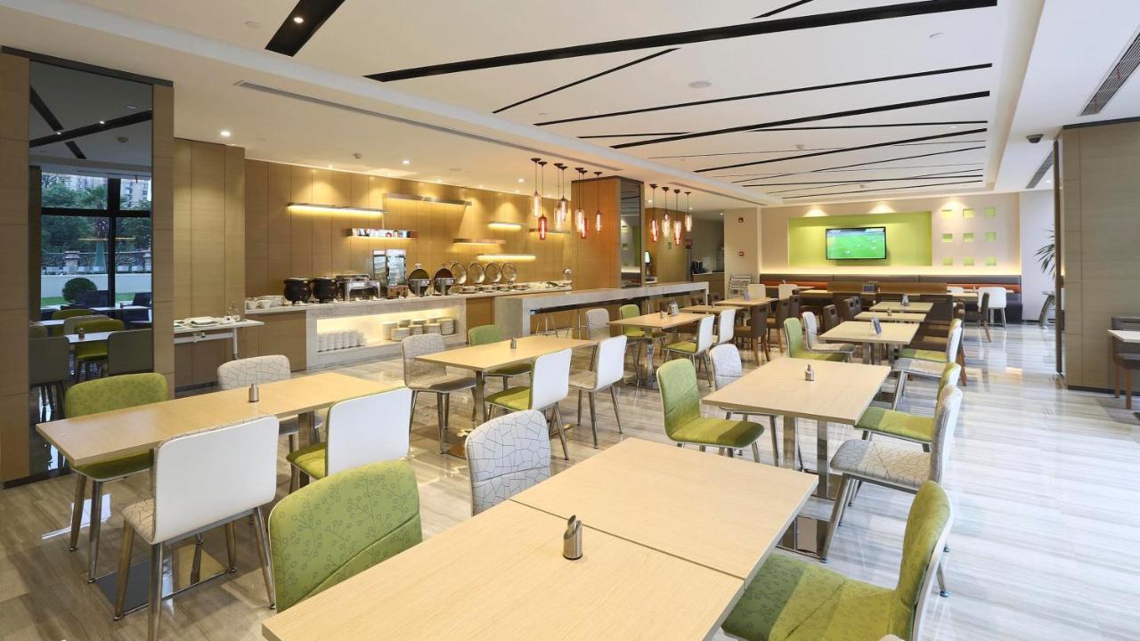 Holiday Inn Express Shanghai Gongkang, an IHG Hotel Bagian luar foto