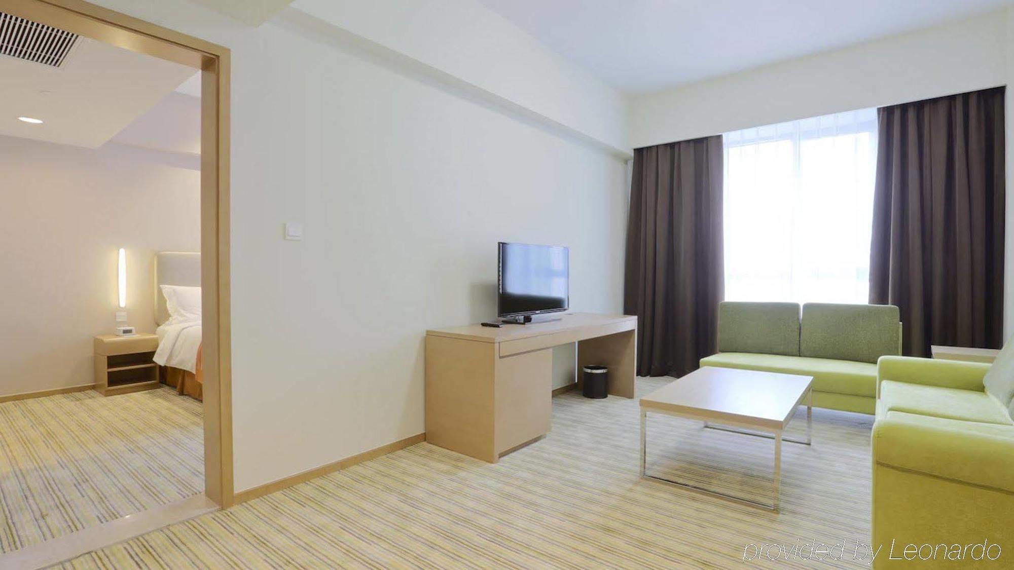 Holiday Inn Express Shanghai Gongkang, an IHG Hotel Bagian luar foto