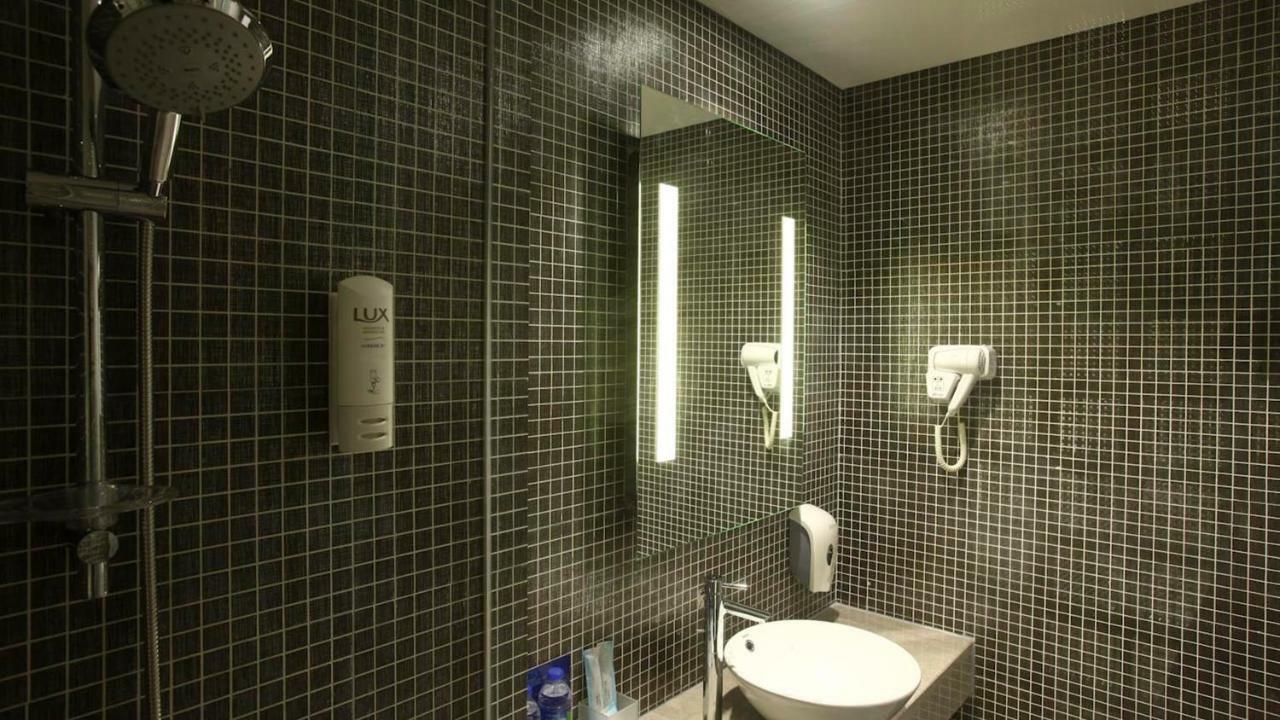 Holiday Inn Express Shanghai Gongkang, an IHG Hotel Bagian luar foto