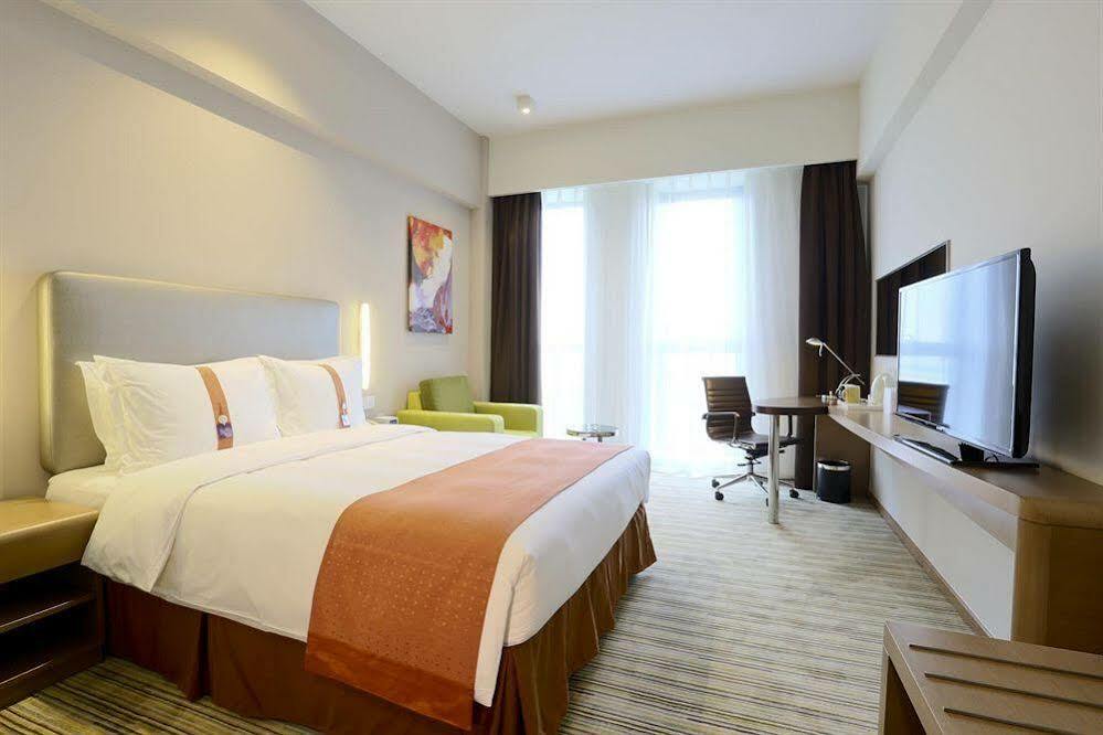 Holiday Inn Express Shanghai Gongkang, an IHG Hotel Bagian luar foto
