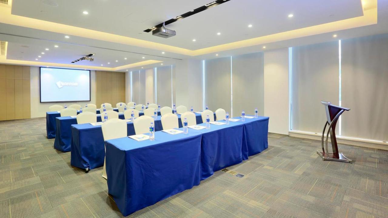 Holiday Inn Express Shanghai Gongkang, an IHG Hotel Bagian luar foto