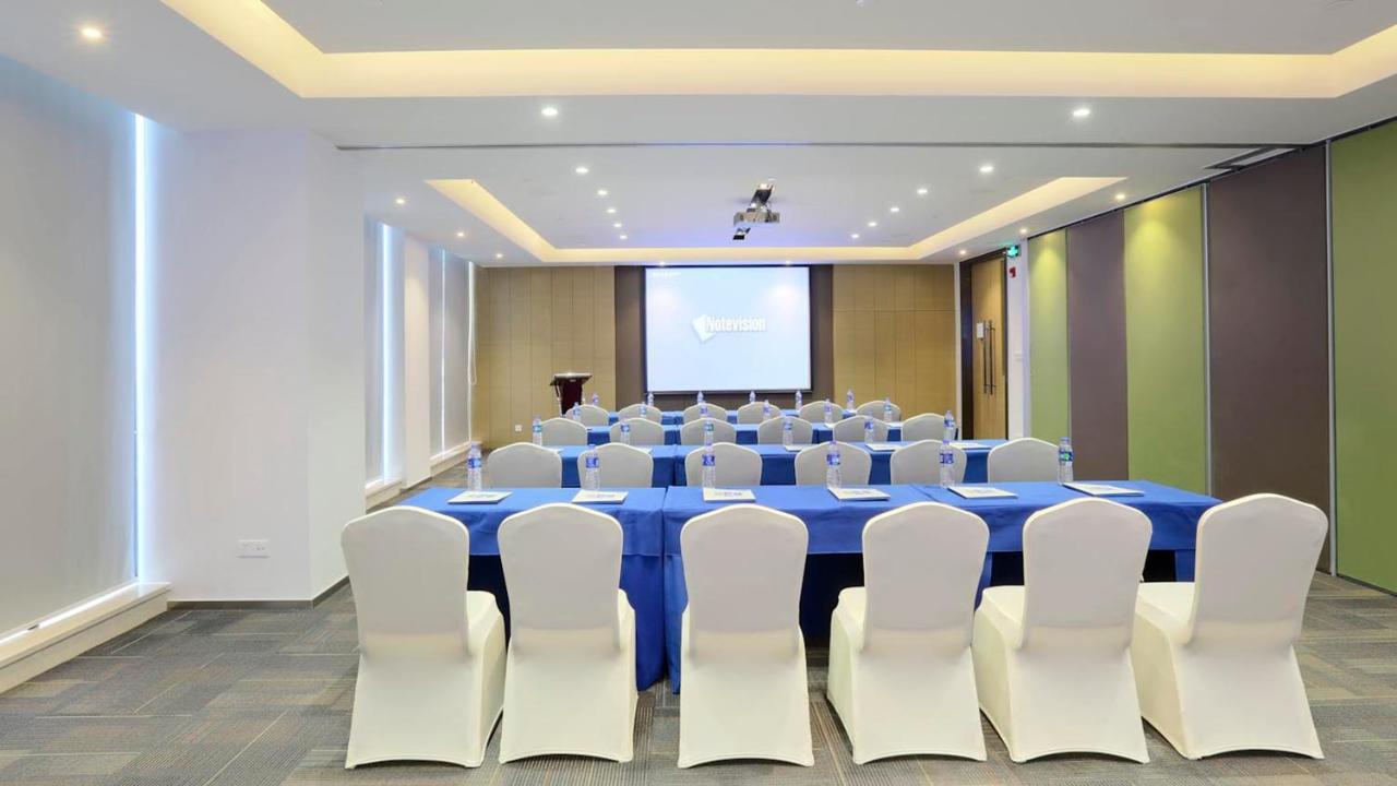 Holiday Inn Express Shanghai Gongkang, an IHG Hotel Bagian luar foto