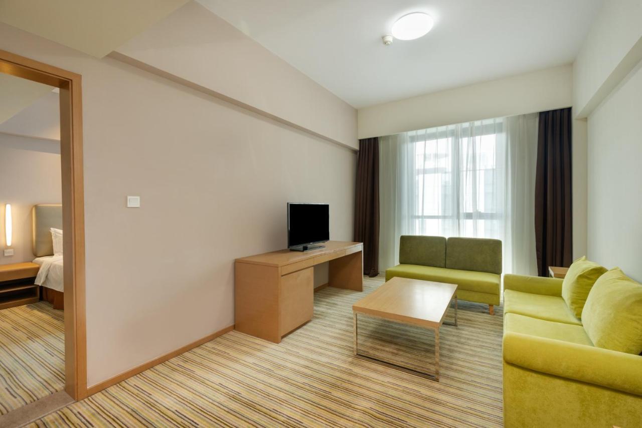 Holiday Inn Express Shanghai Gongkang, an IHG Hotel Bagian luar foto